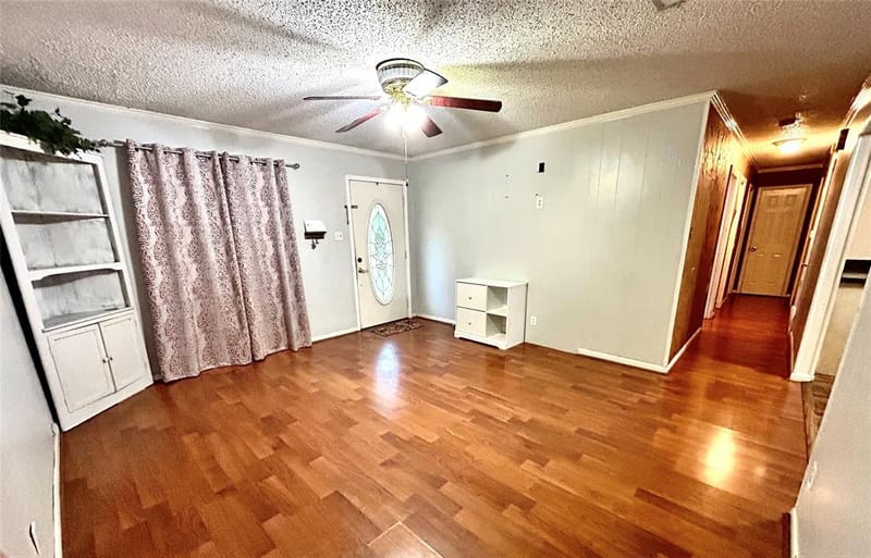 303 N Caesar Street, Ennis TX 75119 - Photo 3