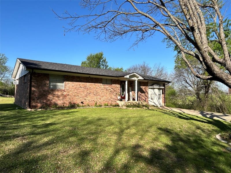 303 N Caesar Street, Ennis TX 75119 - Photo 29