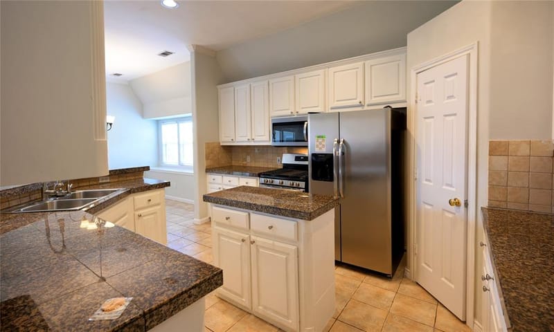 7410 Woodsprings Drive, Garland TX 75044 - Photo 3