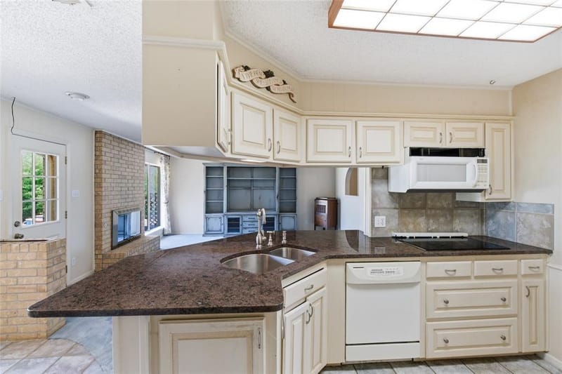 2326 Forest Hills Road, Grapevine TX 76051 - Photo 13
