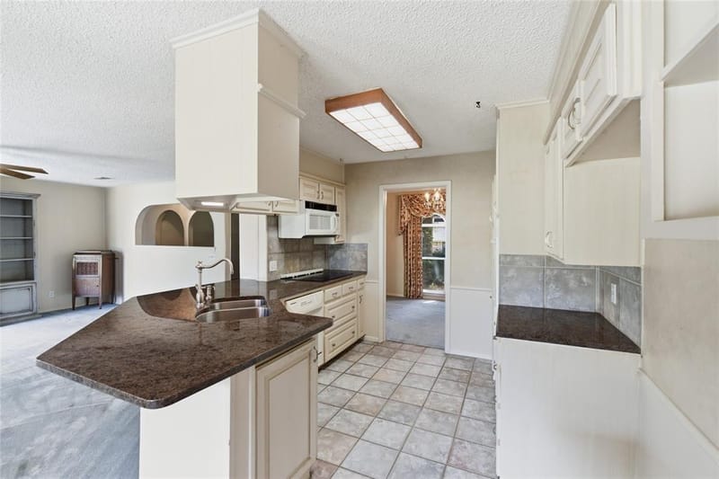 2326 Forest Hills Road, Grapevine TX 76051 - Photo 12