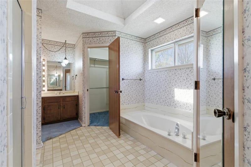 2326 Forest Hills Road, Grapevine TX 76051 - Photo 22