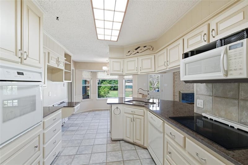 2326 Forest Hills Road, Grapevine TX 76051 - Photo 14