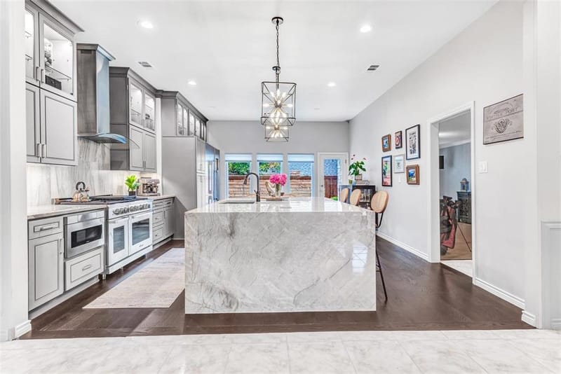 5607 Twin Brooks, Dallas TX 75252