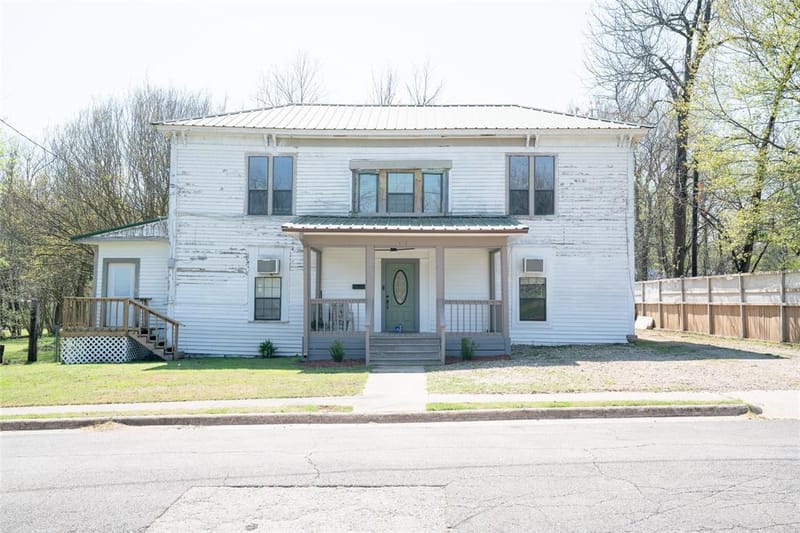 631 W Austin, Paris TX 75460