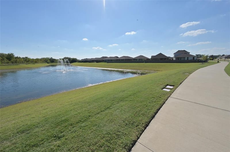 2708 FLOWERS Drive, Denton TX 76205 - Photo 32