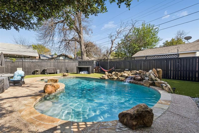 2235 Mistletoe Boulevard, Fort Worth TX 76110 - Photo 23
