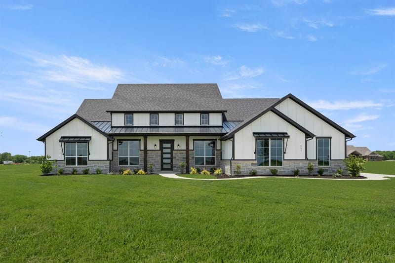 231 Cotopaxi Drive, Pecan Hill TX 75154