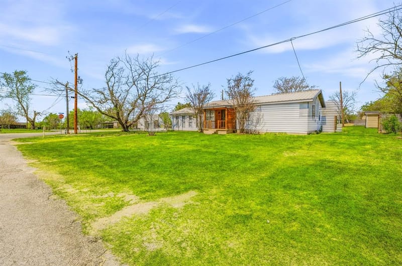 600 E Third Street, Hico TX 76457 - Photo 3