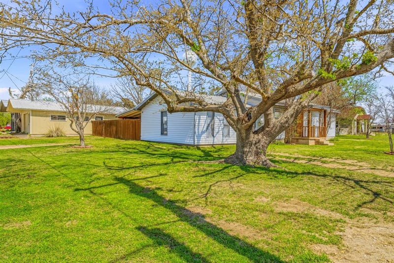 600 E Third Street, Hico TX 76457 - Photo 4