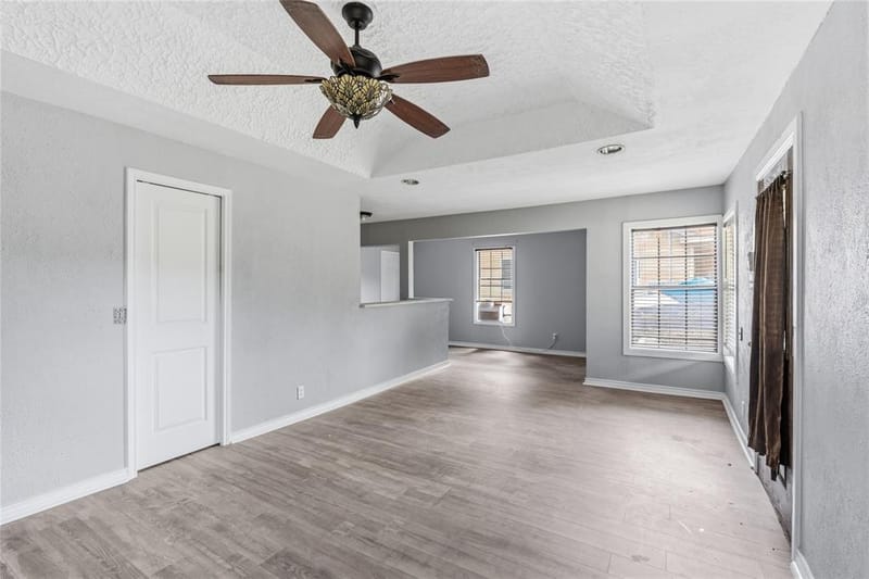 1212 Mclean Avenue, Dallas TX 75211 - Photo 2