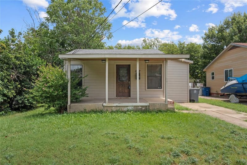 1212 Mclean Avenue, Dallas TX 75211