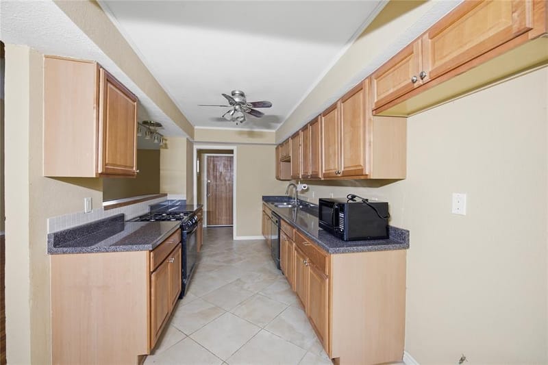 3614 Windsor Street, Irving TX 75062 - Photo 9