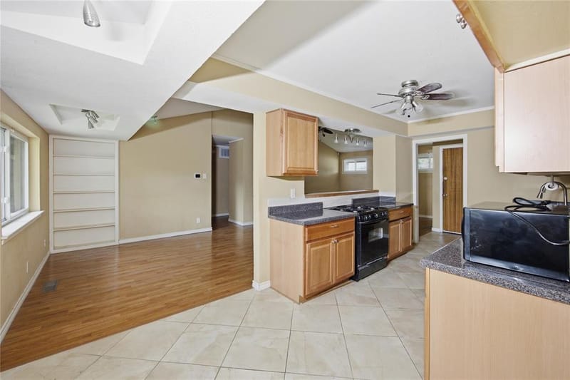 3614 Windsor Street, Irving TX 75062 - Photo 10
