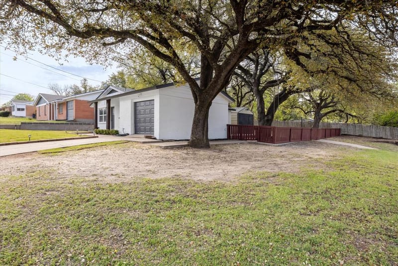 602 E 4th Street, Weatherford TX 76086 - Photo 4