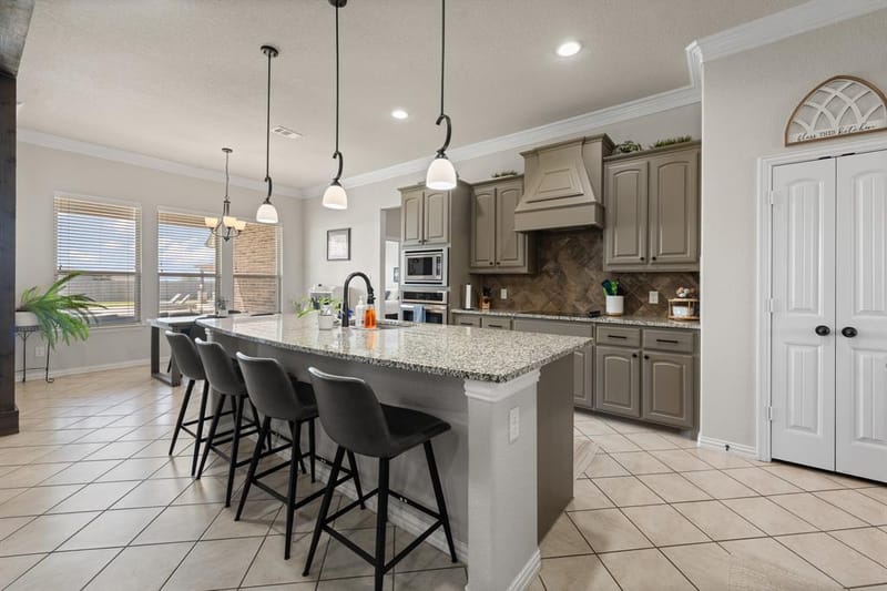 7925 Grassland Drive, Godley TX 76044 - Photo 12