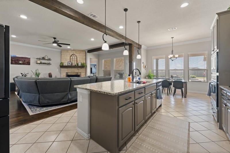 7925 Grassland Drive, Godley TX 76044 - Photo 14