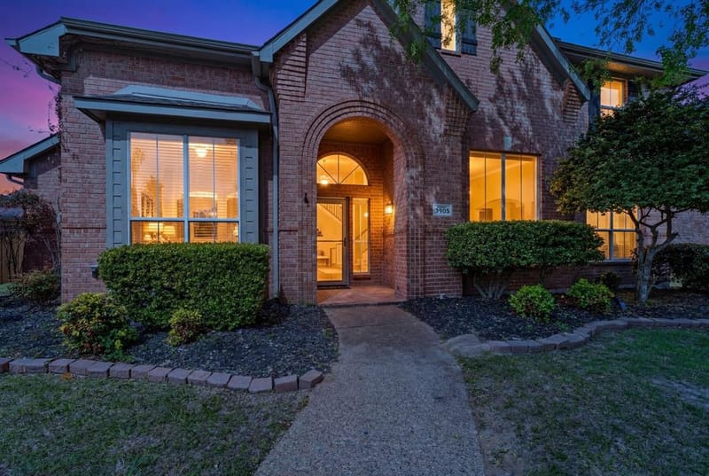 3905 Lakeside Drive, Rowlett TX 75088 - Photo 2
