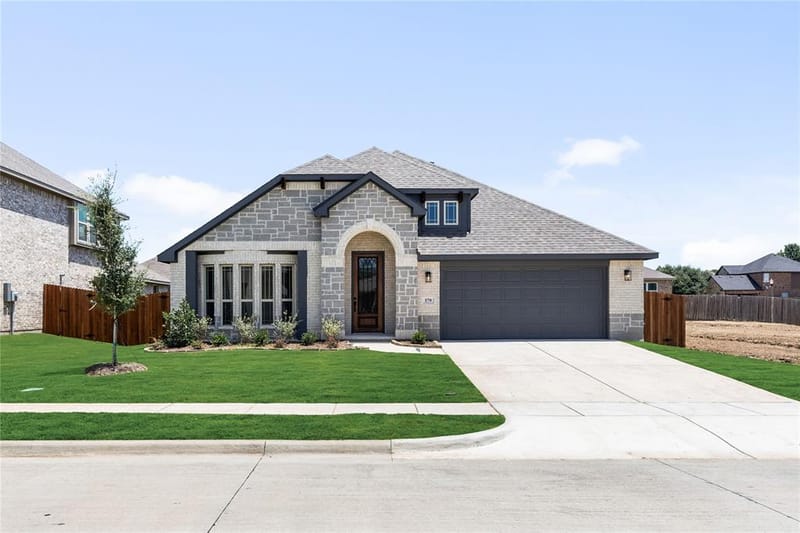 179 Creekside Drive, Sanger TX 76266 - Photo 2