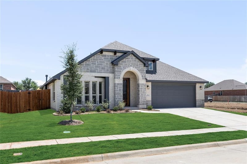 179 Creekside Drive, Sanger TX 76266 - Photo 3
