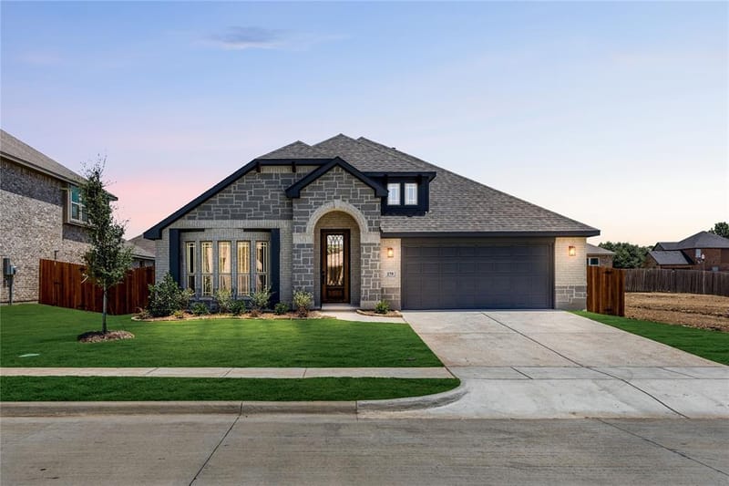 179 Creekside Drive, Sanger TX 76266
