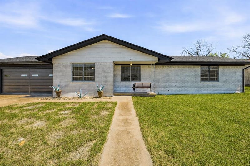 925 N Kirk Street, Hico TX 76457 - Photo 2