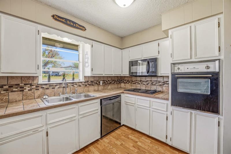 925 N Kirk Street, Hico TX 76457 - Photo 9
