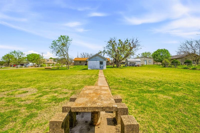 925 N Kirk Street, Hico TX 76457 - Photo 21