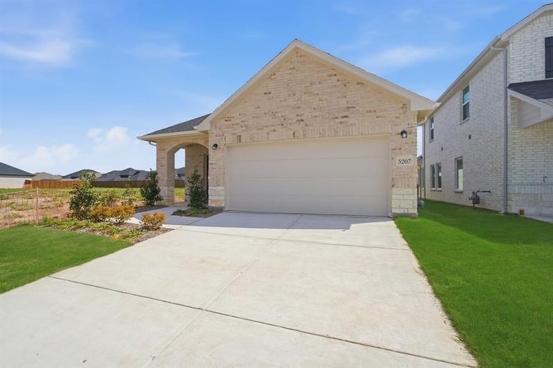 5207 Millbrook Drive, Princeton TX 75071 - Photo 4