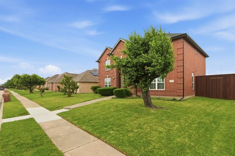 3852 Harrison Drive, Carrollton TX 75010 - Photo 3