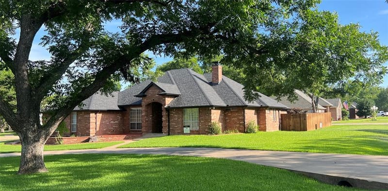 9219 Hanging Moss Drive, Granbury TX 76049 - Photo 2