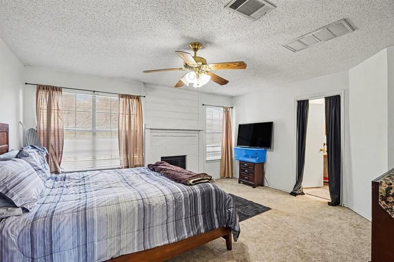 237 Shady Lane Drive, Fort Worth TX 76112 - Photo 7