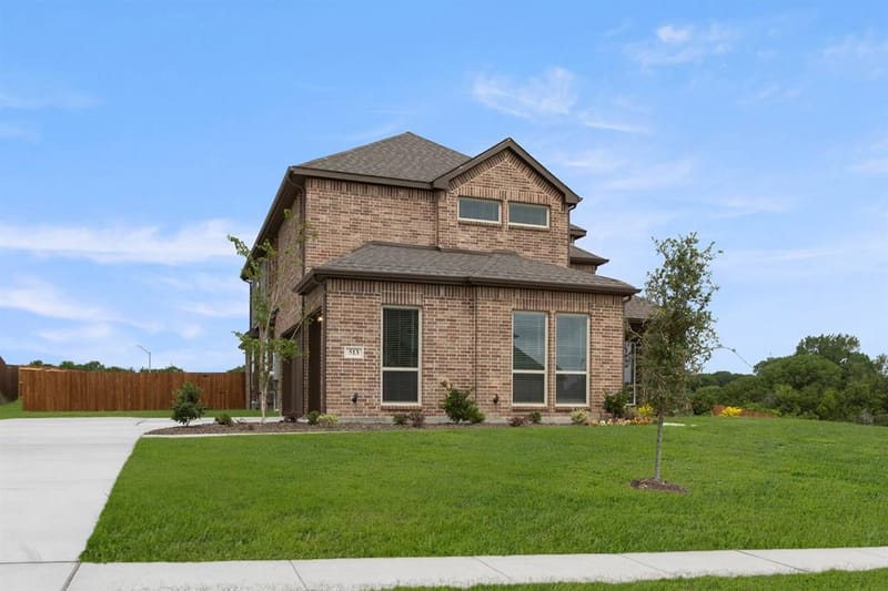 513 Pond Springs Drive, DeSoto TX 75115 - Photo 2