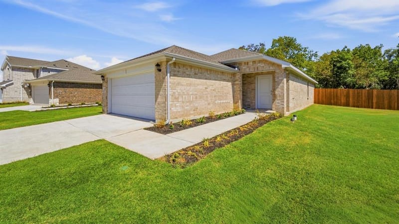 1917 Glory Drive, Bonham TX 75418