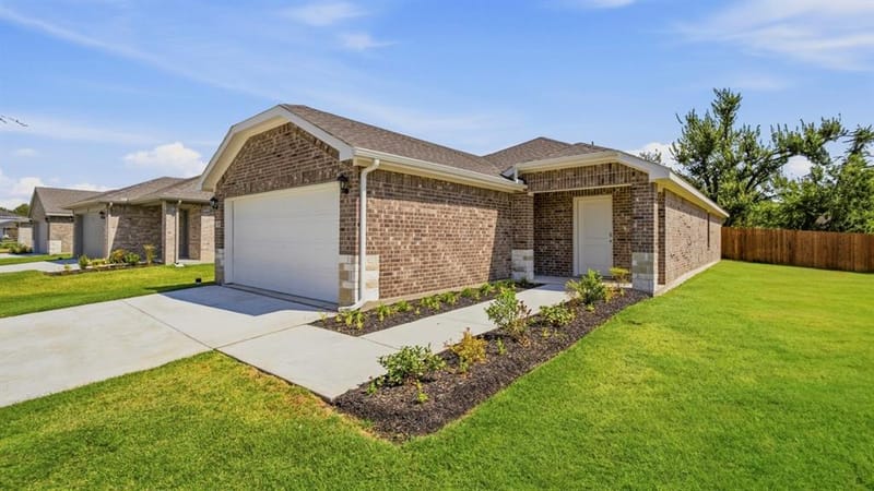 1903 Glory Drive, Bonham TX 75418