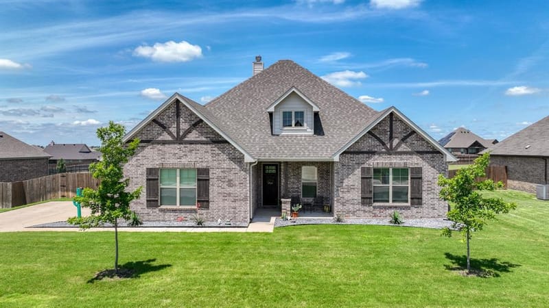 119 Oak View Drive, Godley TX 76044 - Photo 2