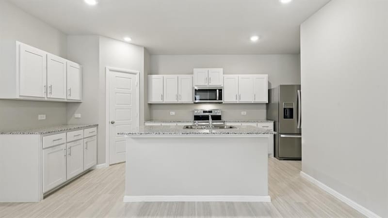 3112 MAPLE ORCHARD Lane, Fort Worth TX 76140 - Photo 3