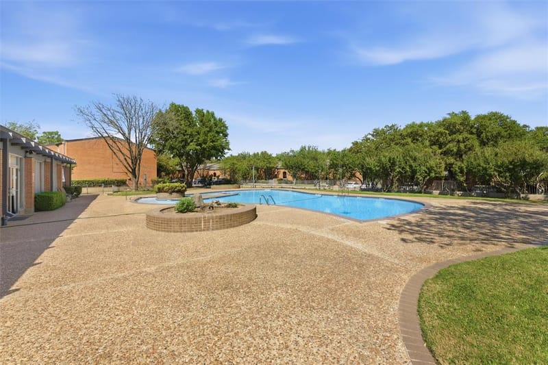 558 E Avenue J # D, Grand Prairie TX 75050 - Photo 5