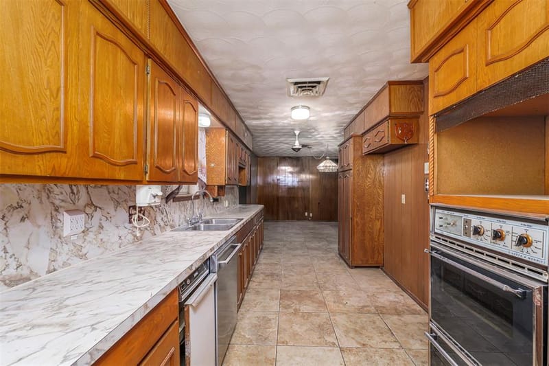 4557 Dee Lane, Haltom City TX 76117 - Photo 6