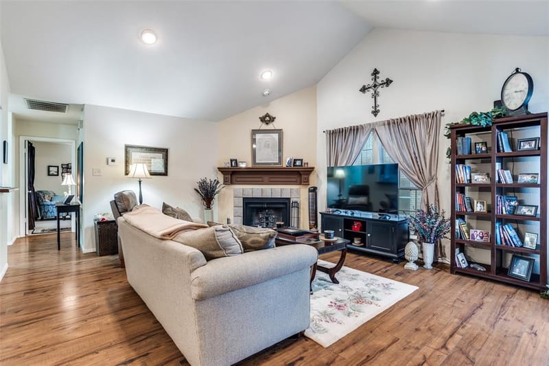 1106 Woburn Drive, Garland TX 75043 - Photo 6