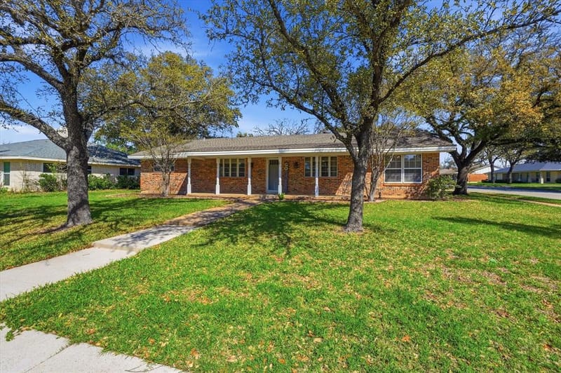 3311 Peachtree Lane, Pantego TX 76013 - Photo 2