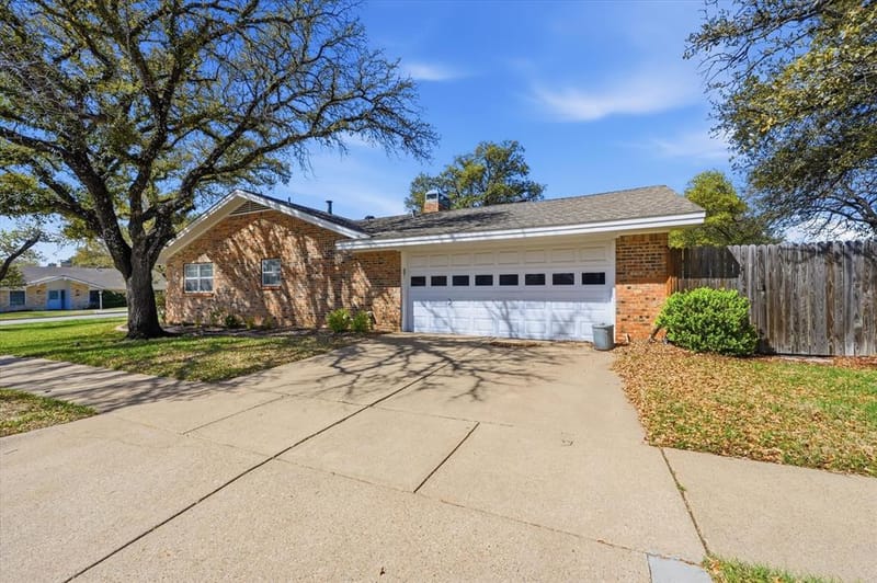 3311 Peachtree Lane, Pantego TX 76013 - Photo 3