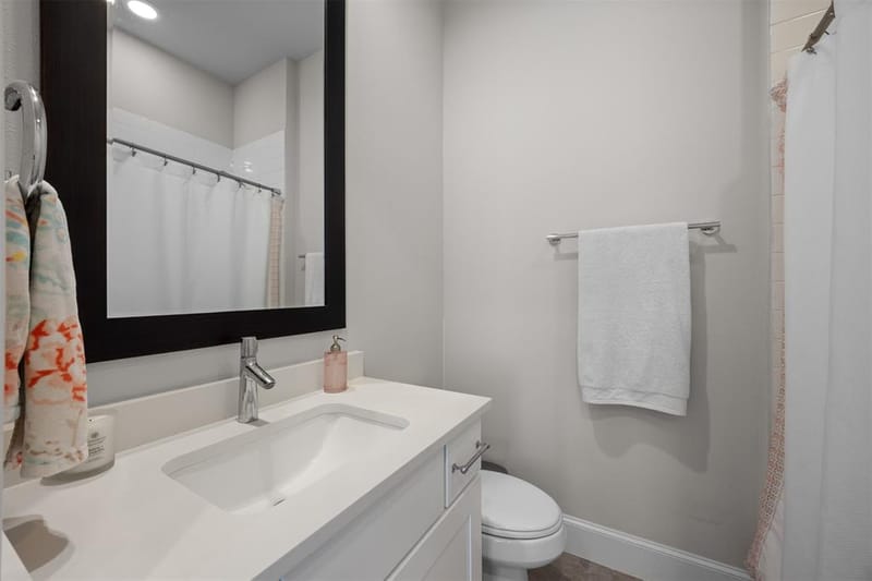 4643 Warwood Lane, Dallas TX 75219 - Photo 14