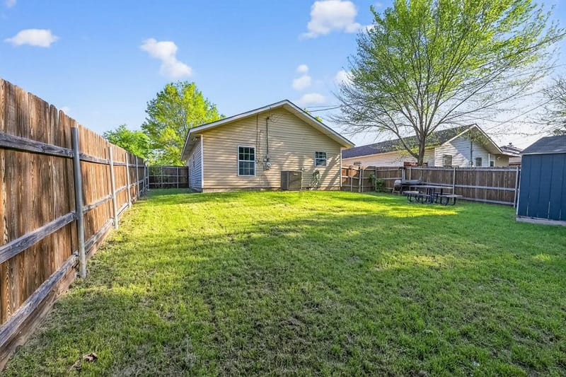 3445 Pinebrook Drive, Dallas TX 75241 - Photo 17