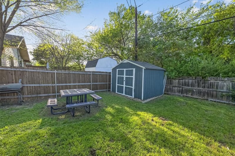 3445 Pinebrook Drive, Dallas TX 75241 - Photo 16