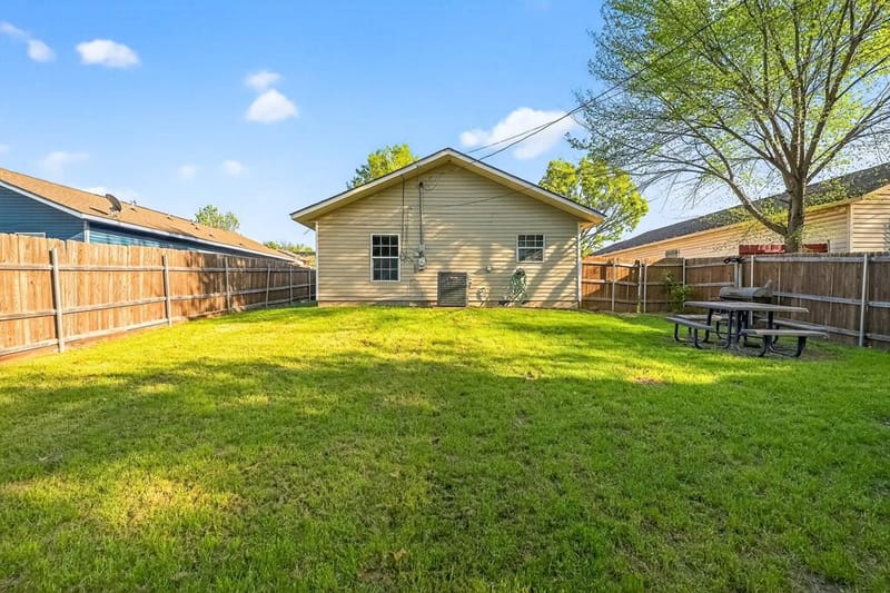 3445 Pinebrook Drive, Dallas TX 75241 - Photo 18
