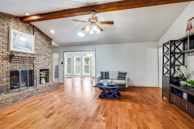 504 Chaffee Drive, Arlington TX 76006 - Photo 4