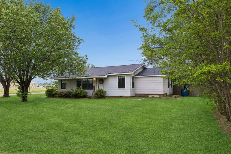 597 E Main Street, Van TX 75790