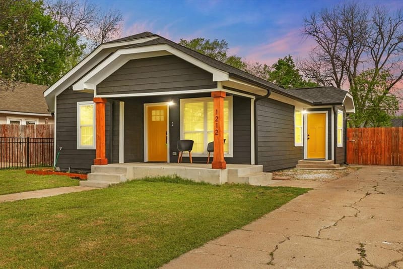 1212 Woodland Avenue, Fort Worth TX 76110 - Photo 3