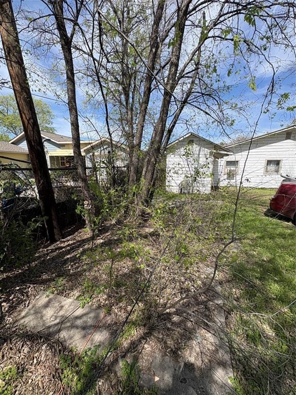 2564 High Crest Avenue, Fort Worth TX 76111 - Photo 8